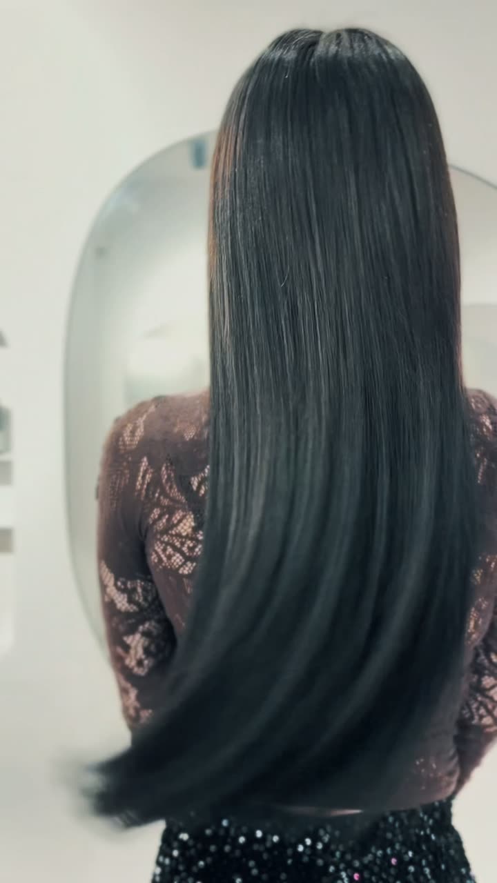 Résultat d'une pose sur cheveux bruns, longueur jusqu'aux reins